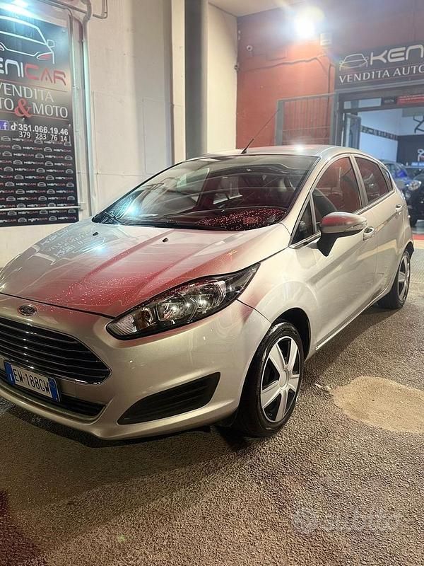 Usata Ford Fiesta Business Edition 75 CV (55 kW) 2014 Grigio Berlina