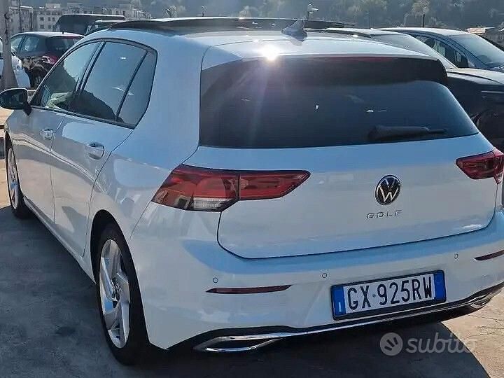 Usata VW Golf VIII Life 150 CV (110 kW) 2024 Bianco Berlina