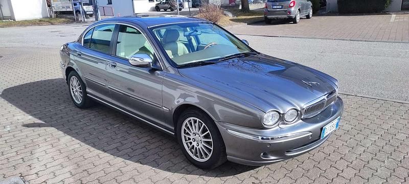 Usata Jaguar X-type Executive 155 CV (114 kW) 2007 Grigio Berlina