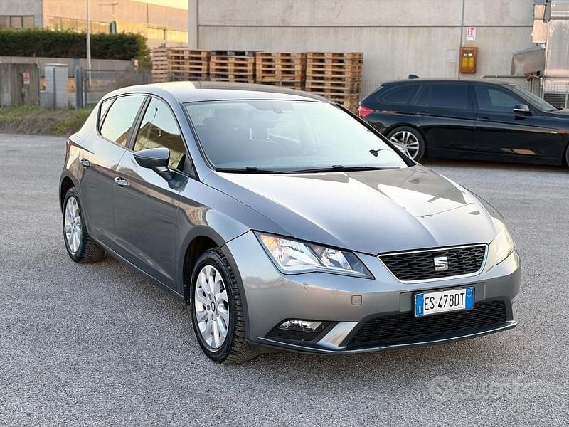 Usata Seat Leon Style 105 CV (77 kW) 2013 Grigio Berlina