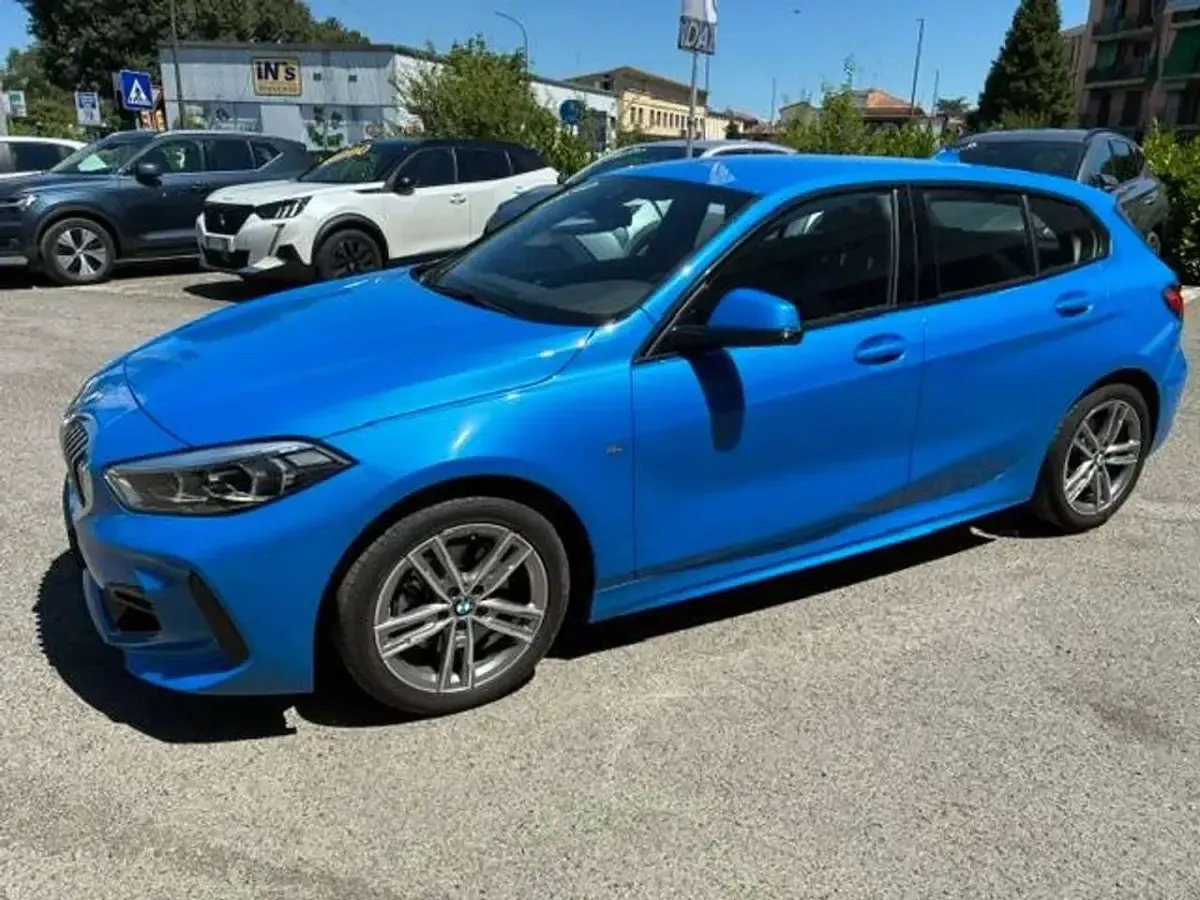 Usata BMW 118 M Sport 136 CV (100 kW) 2022 Blu/azzurro Berlina