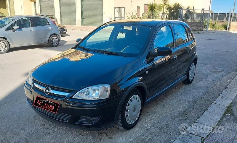 Usata Opel Corsa Cosmo 70 CV (51 kW) 2004 Nero Utilitaria