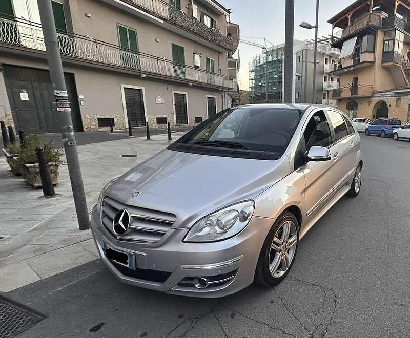 Usata Mercedes B200 Executive 140 CV (102 kW) 2010 Monovolume