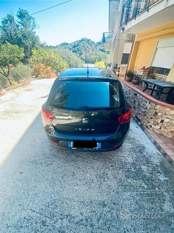 Usata Seat Ibiza 69 CV (50 kW) 2012 Grigio Berlina