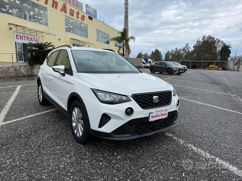Usata Seat Arona Style 110 CV (80 kW) 2023 Bianco SUV