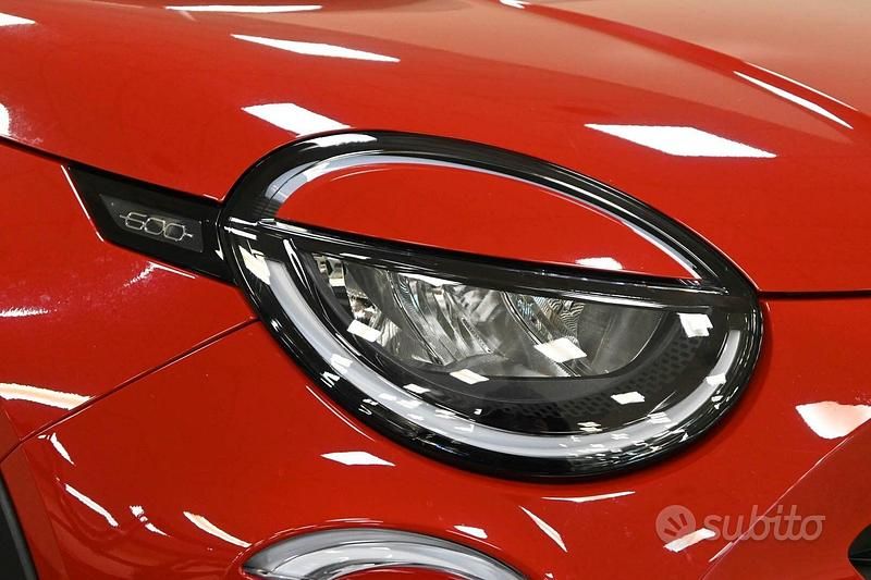Usata Fiat 600 100 CV (73 kW) 2024 Rosso SUV