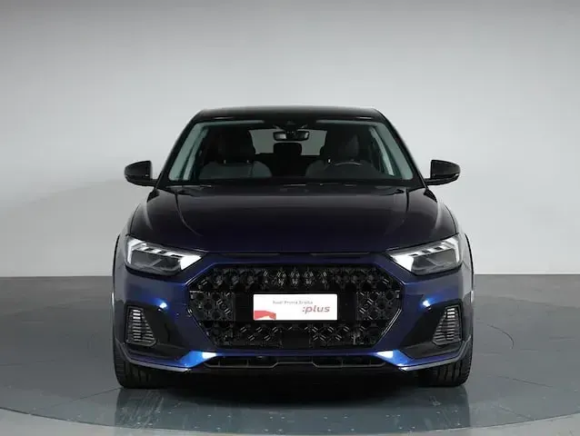 Usata Audi A1 Ambiente 116 CV (85 kW) 2024 Blu navarra metallizzato nero mito metal SUV
