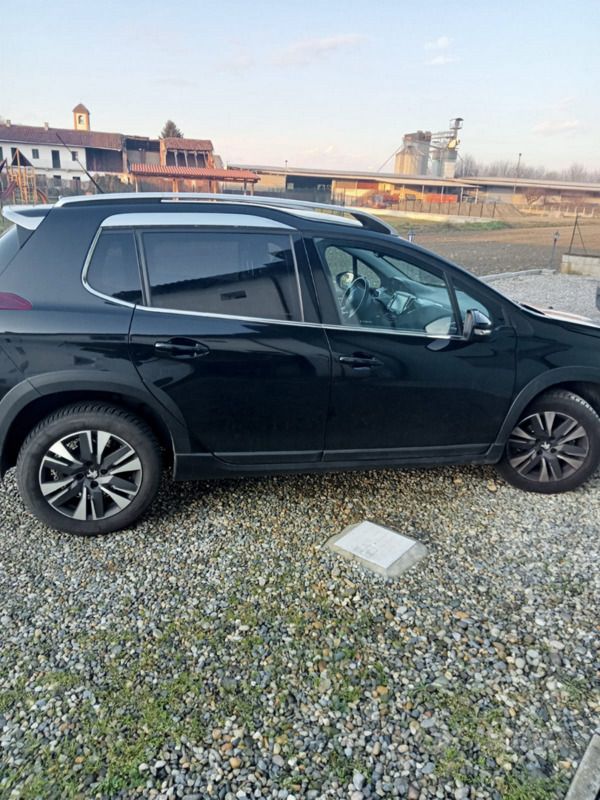 Usata Peugeot 2008 S 120 CV (88 kW) 2018 Nero SUV