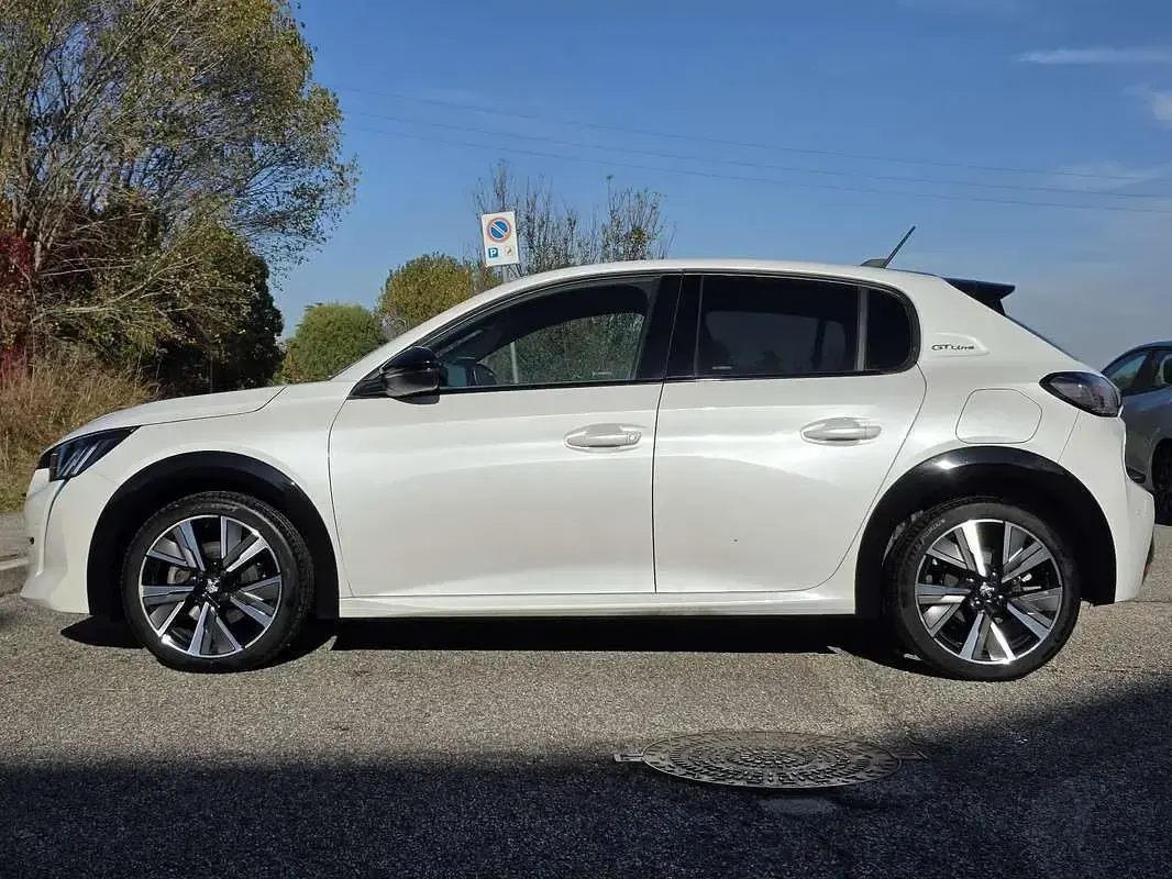 Usata Peugeot 208 GT-line 101 CV (74 kW) 2020 Utilitaria