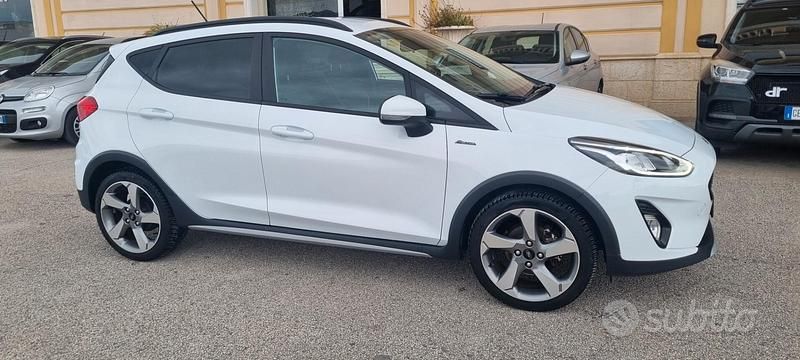 Usata Ford Fiesta Active 85 CV (62 kW) 2019 Bianco Utilitaria