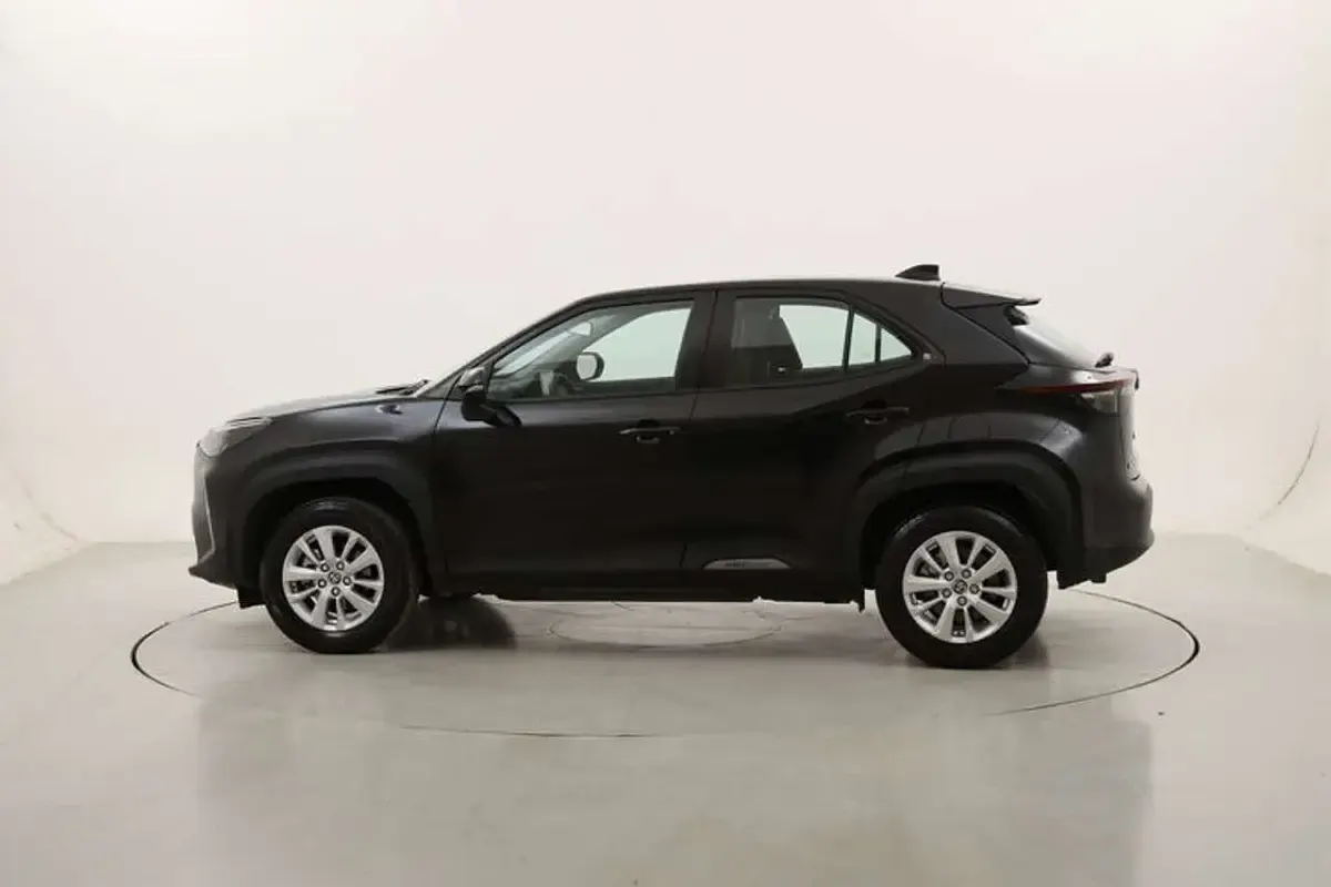 Usata Toyota Yaris Cross Business Edition 116 CV (85 kW) 2022 Nero SUV