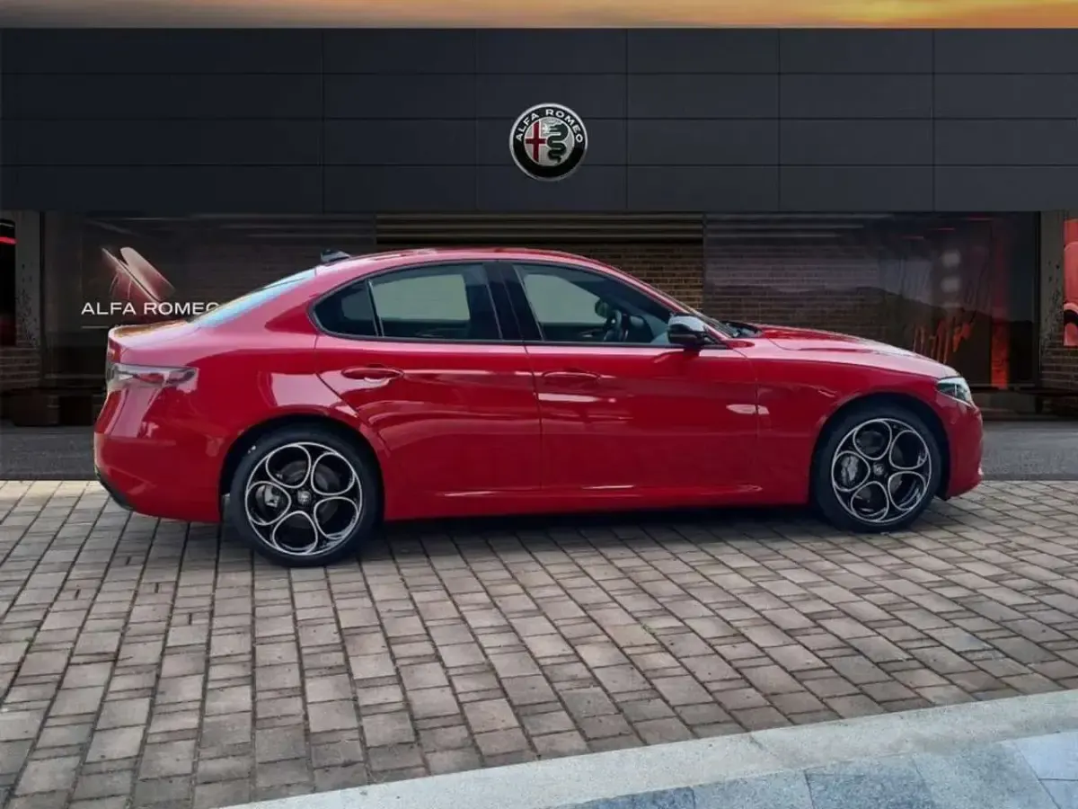 Nuova Alfa Romeo Giulia Sprint 280 CV (205 kW) 2025 Rosso Berlina