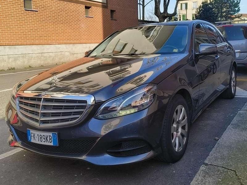 Usata Mercedes E200 Premium 136 CV (100 kW) 2016 Grigio Berlina
