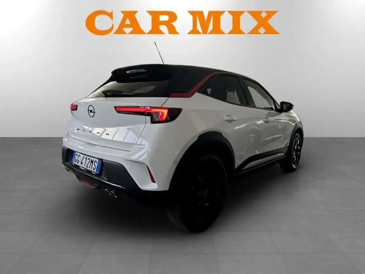 Usata Opel Mokka Ultimate 131 CV (96 kW) 2021 Bianco/tetto nero SUV