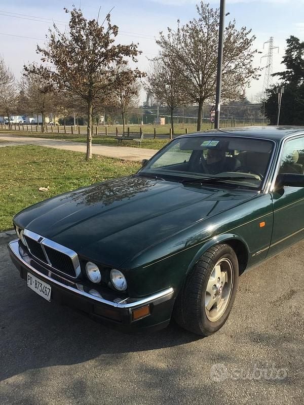 Usata Jaguar XJ6 Sovereign 199 CV (146 kW) 1994 Verde Berlina