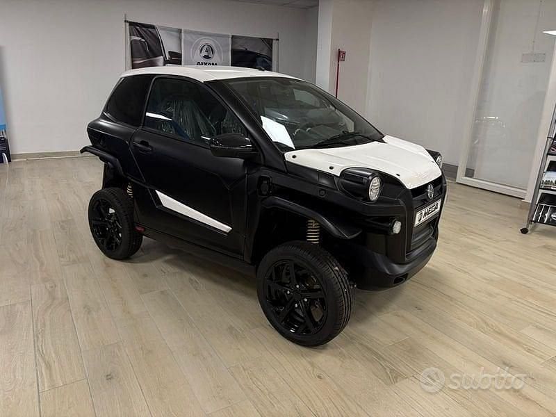 Nuova Aixam e-Scouty 2025