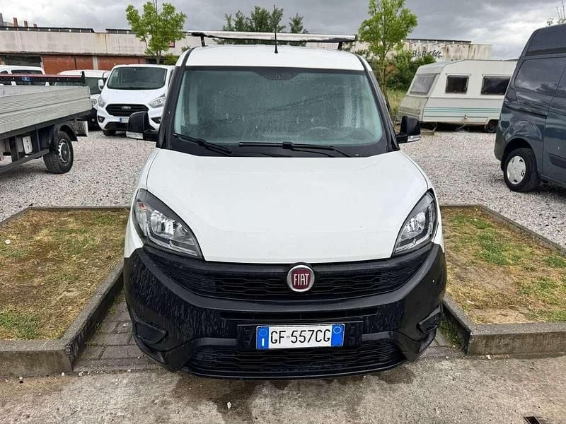 Usata Fiat Doblò 95 CV (69 kW) 2021 Bianco Monovolume