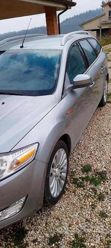 Gebraucht Ford Mondeo Titanium 140 PS (102 kW) 2009 Grau Kombi