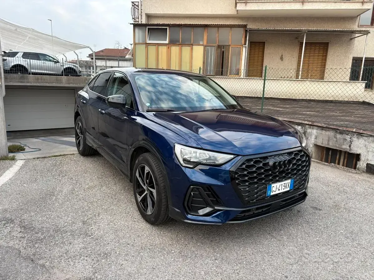 Usata Audi Q3 Sportback S-Line 150 CV (110 kW) 2021 Bluazzurro SUV