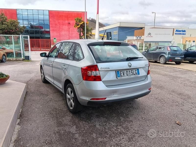 Usata Skoda Rapid Ambition 90 CV (66 kW) 2014 Grigio Utilitaria