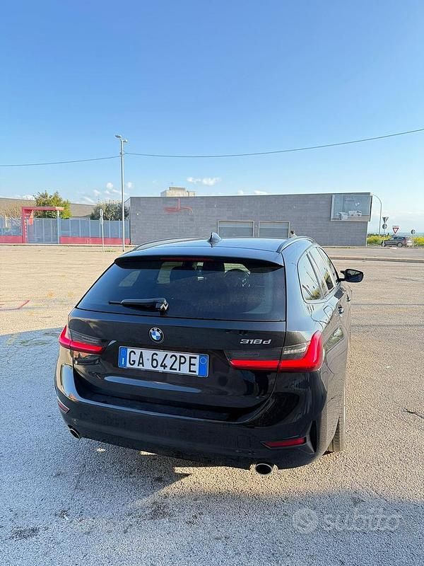 Usata BMW 318 Sport Line 150 CV (110 kW) 2019 Nero Station wagon