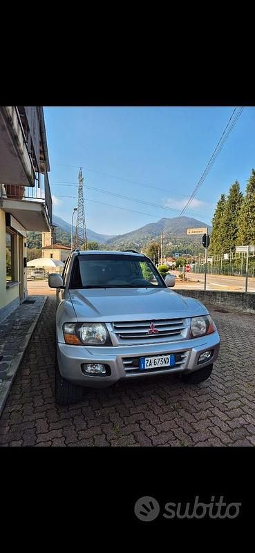 Usata Mitsubishi Pajero 160 CV (117 kW) 2002 Grigio SUV