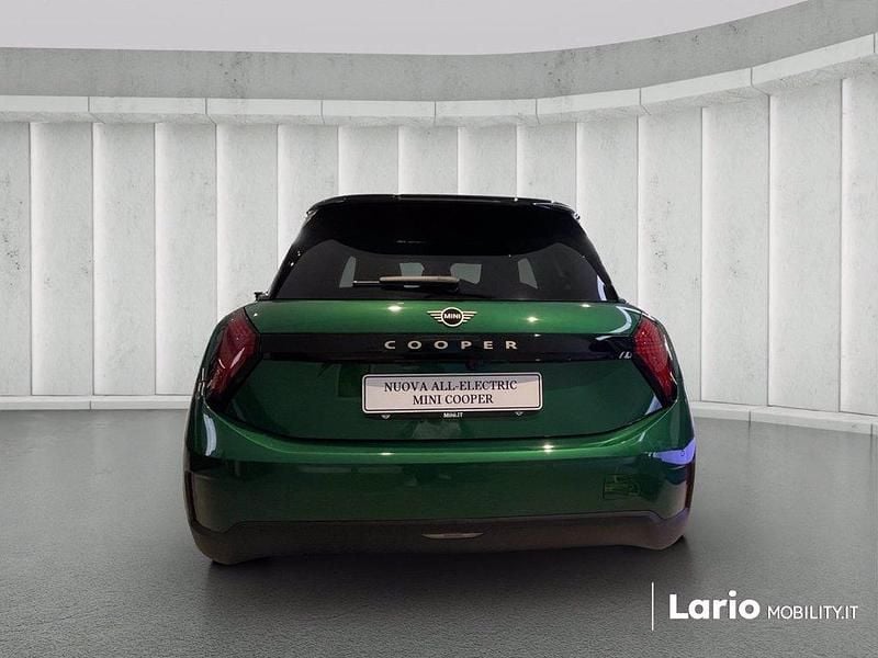 Nuova Mini Cooper Favoured 55 kW (75 CV) 2026 Utilitaria