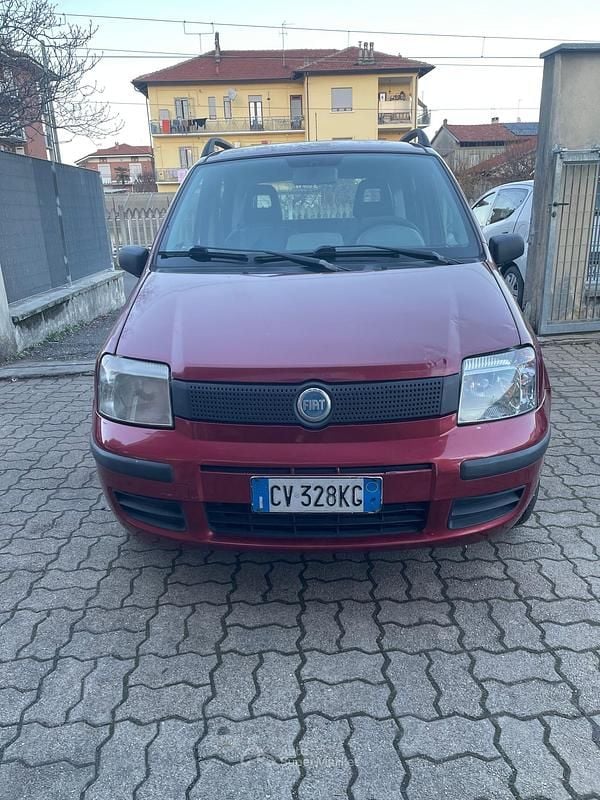 Usata 2005 Fiat Panda Tre volumi | 1600 € (Ottimo prezzo) - Immagine 1/4