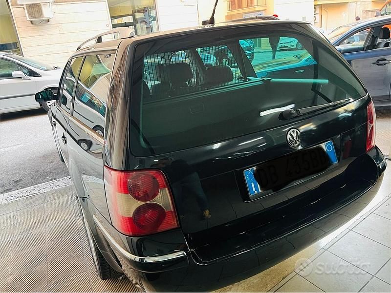 Usata VW Passat 130 CV (95 kW) 2003 Nero Station wagon