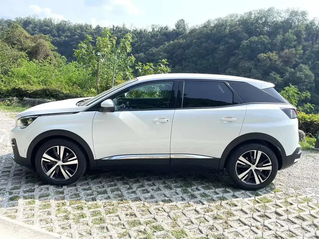 Usata Peugeot 3008 Allure 131 CV (96 kW) 2020 Bianco SUV
