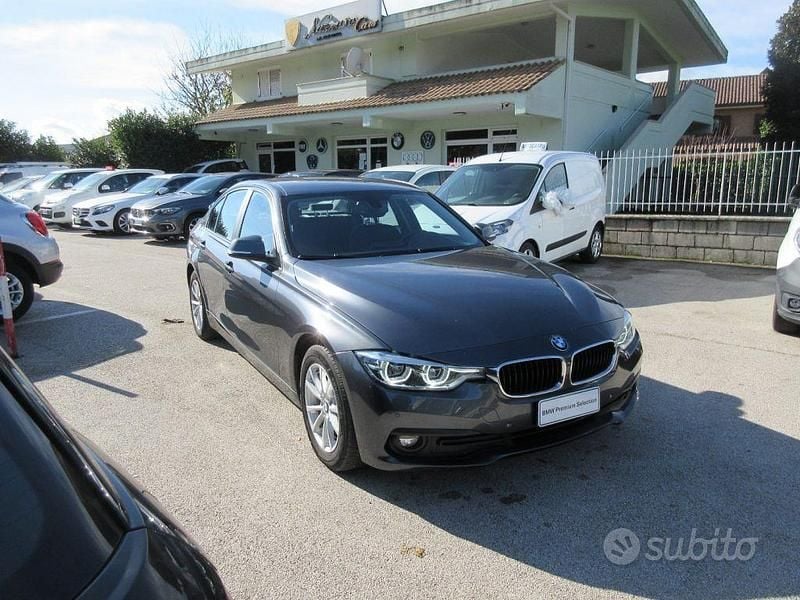 Usata BMW 318 Advantage 150 CV (110 kW) 2018 Grigio scuro metallizzato Berlina