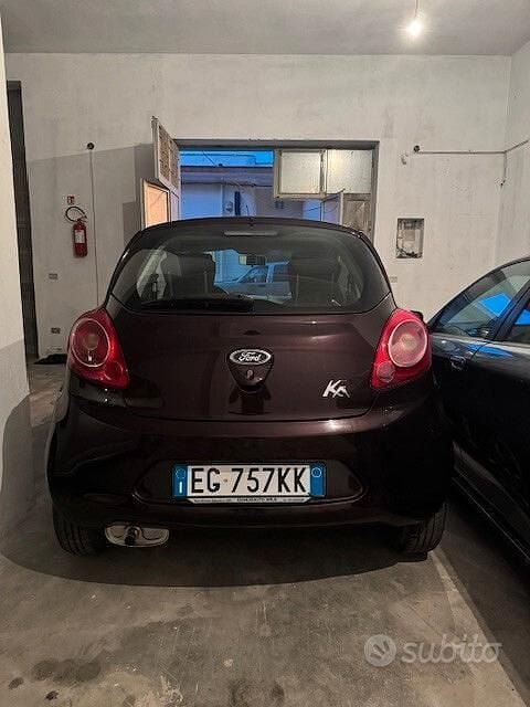 Begagnad Ford Ka Plus 69 HK (50 kW) 2011 Lila Halvkombi