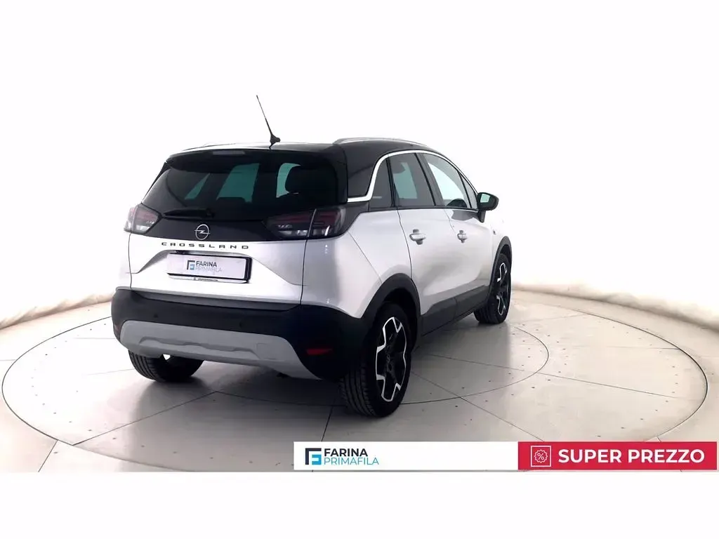 Usata Opel Crossland Ultimate 110 CV (80 kW) 2024 Grigio chiaro/tetto nero SUV