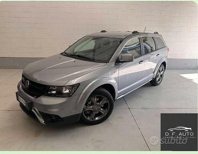 Usata Fiat Freemont Black Code 170 CV (125 kW) 2016 Grigio SUV