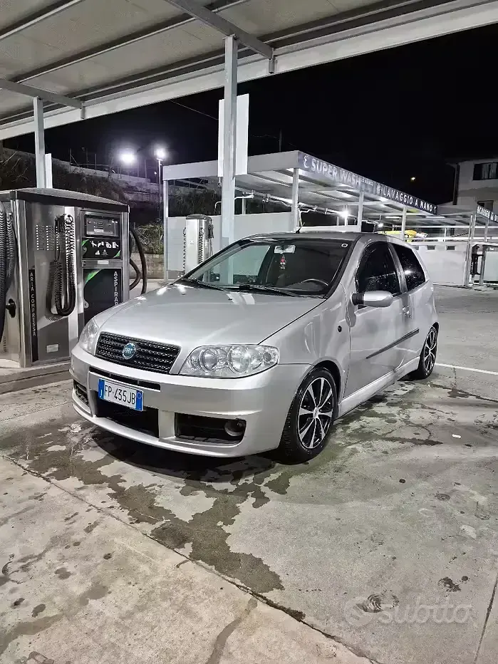 Usata Fiat Punto 95 CV (69 kW) 2018 Grigio Utilitaria