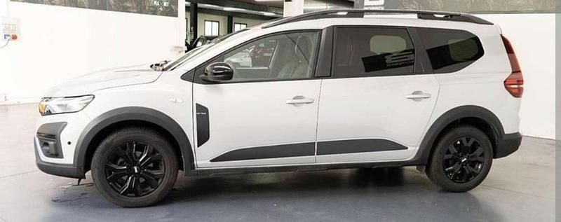 Usata Dacia Jogger Extreme 101 CV (74 kW) 2025 Bianco Monovolume