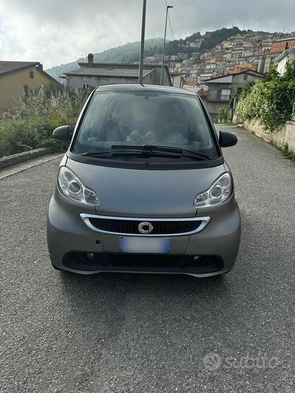 Usata 2010 Smart ForTwo Coupé Due volumi | 5500 € (Buon prezzo) - Immagine 1/4