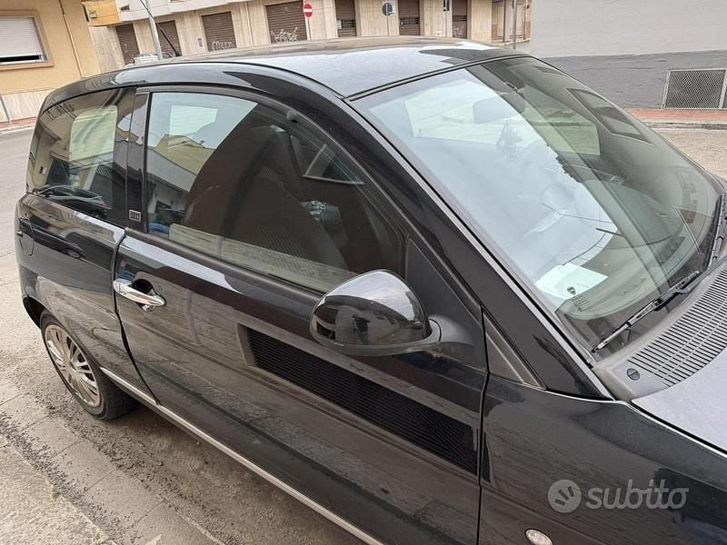 Usata Lancia Ypsilon 69 CV (50 kW) 2011 Utilitaria