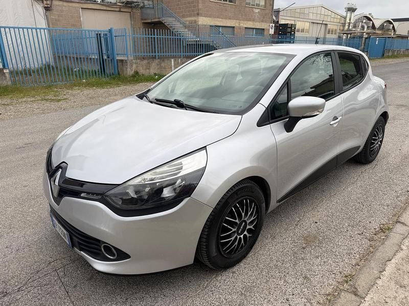 Usata Renault Clio IV 74 CV (54 kW) 2013 Argento Berlina