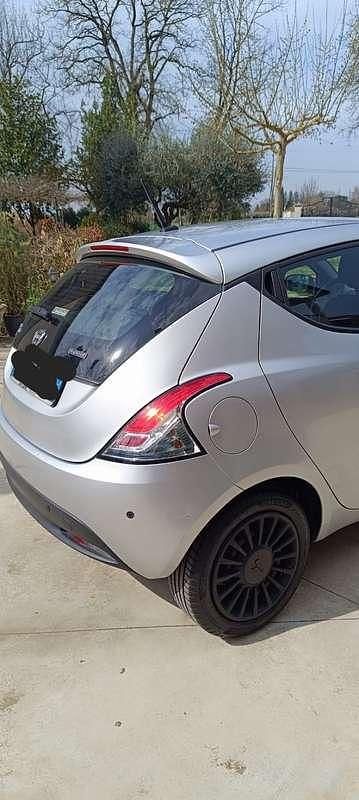 Usata Lancia Ypsilon Silver 69 CV (50 kW) 2021 Utilitaria
