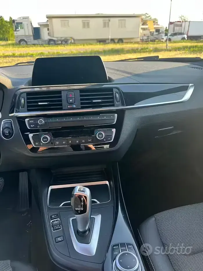 Usata BMW 118 150 CV (110 kW) 2019 Nero Utilitaria