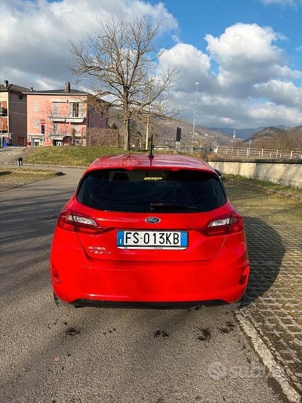 Usata Ford Fiesta 86 CV (63 kW) 2018 Rosso Berlina