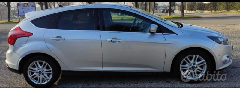 Usata Ford Focus Titanium 115 CV (84 kW) 2014 Grigio Berlina