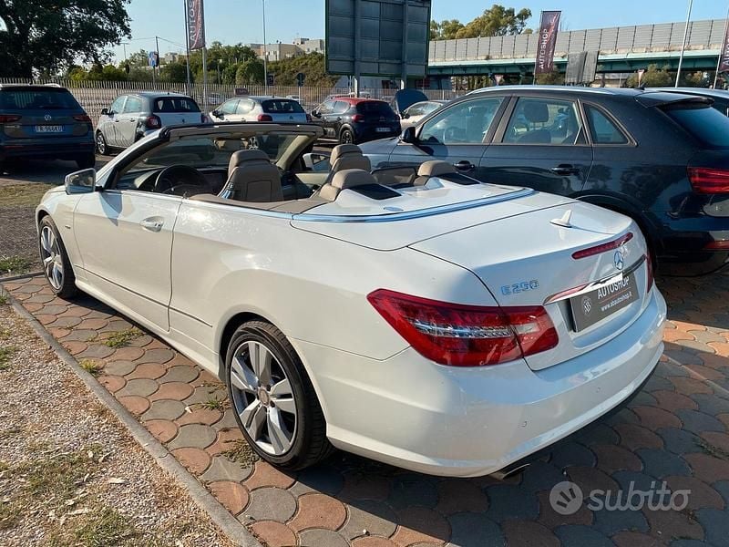 Usata Mercedes E250 207 CV (152 kW) 2012 Bianco Cabrio
