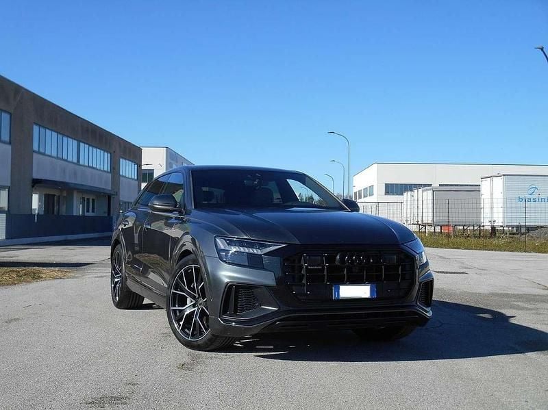 Usata Audi Q8 340 CV (250 kW) 2023 Grigio SUV