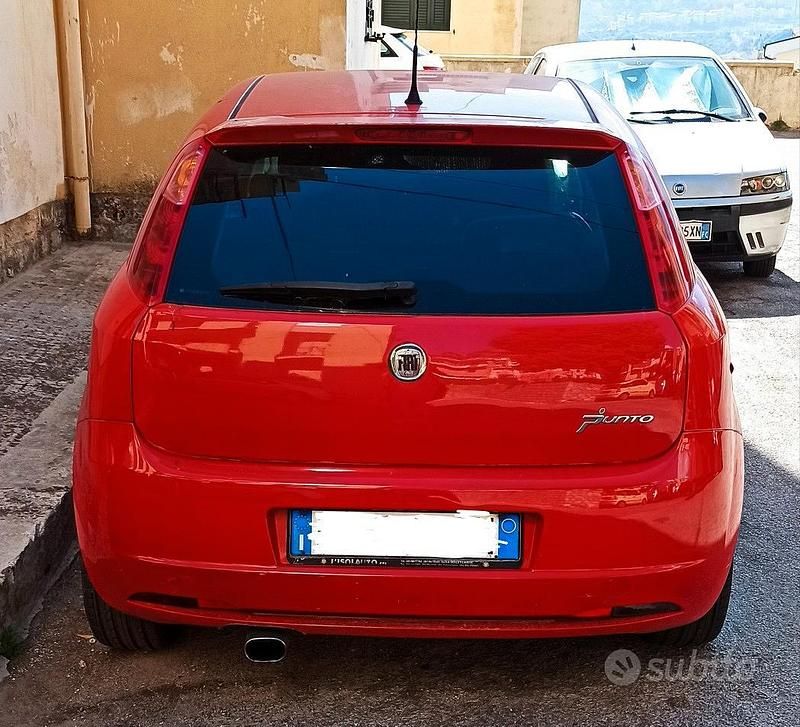 Usata Fiat Grande Punto 90 CV (66 kW) 2008 Rosso Utilitaria