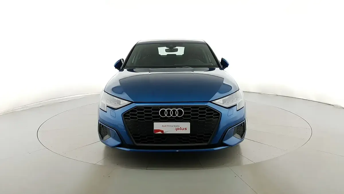 Usata Audi A3 Business 110 CV (80 kW) 2022 Blu atollo met Berlina
