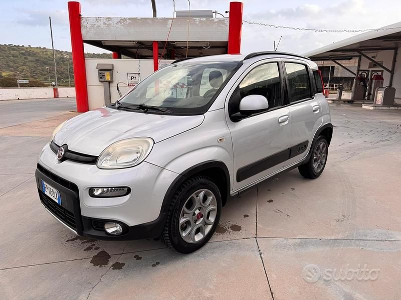 Gebraucht Fiat Panda 4x4 75 PS (55 kW) 2012 Kleinwagen
