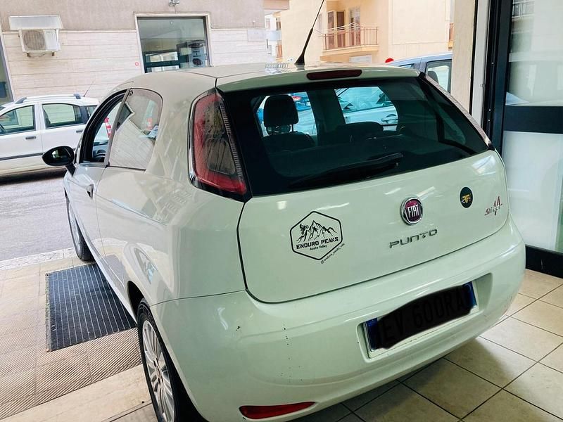 Usata Fiat Punto Evo 84 CV (61 kW) 2014 Bianco Utilitaria
