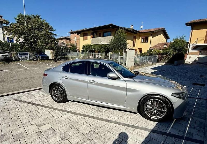 Usata 2016 Alfa Romeo Giulia Super Tre volumi | 17.500 € (Buon prezzo) - Immagine 1/4